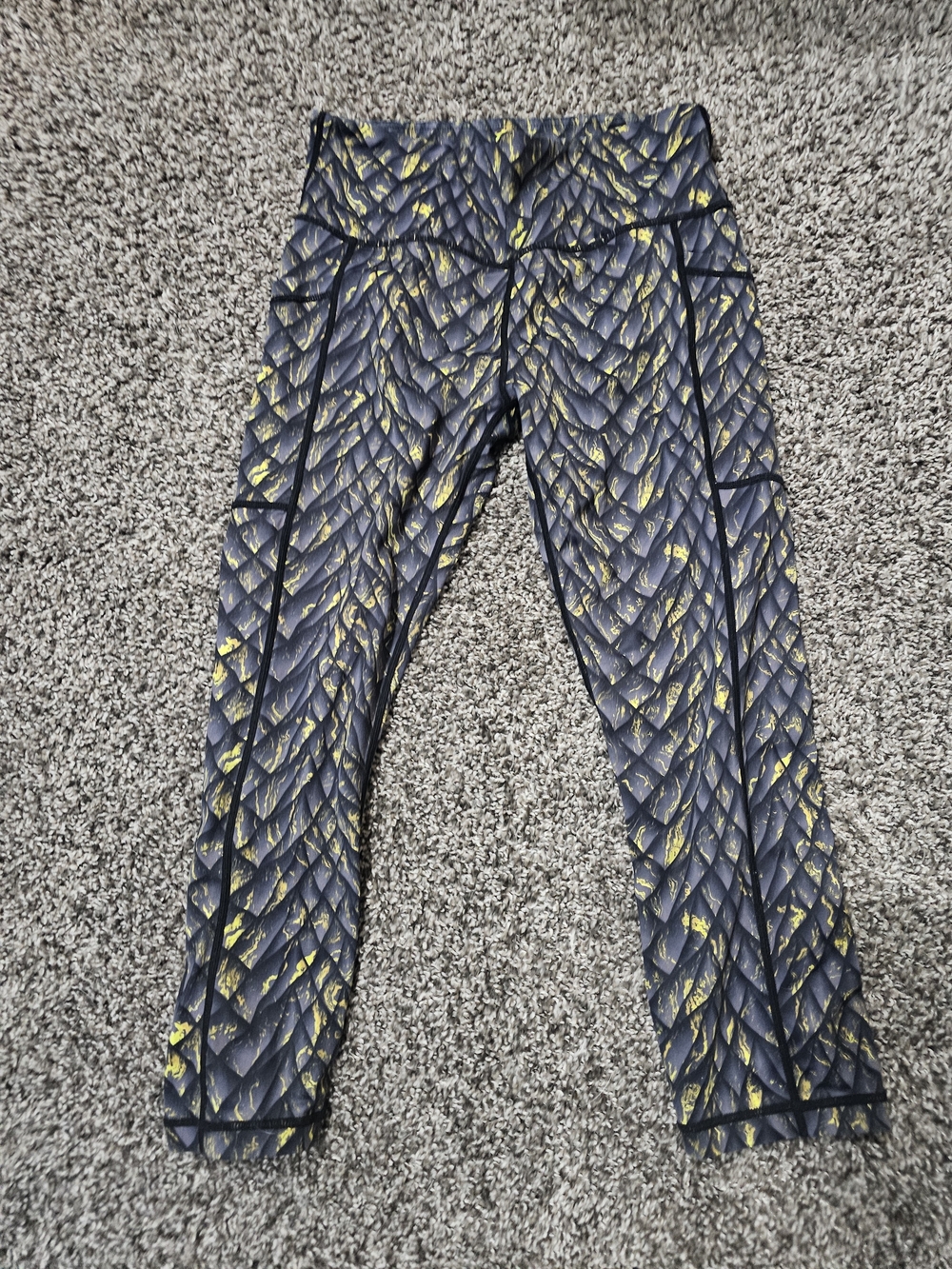 CVG Dawn Dragon Capri Leggings